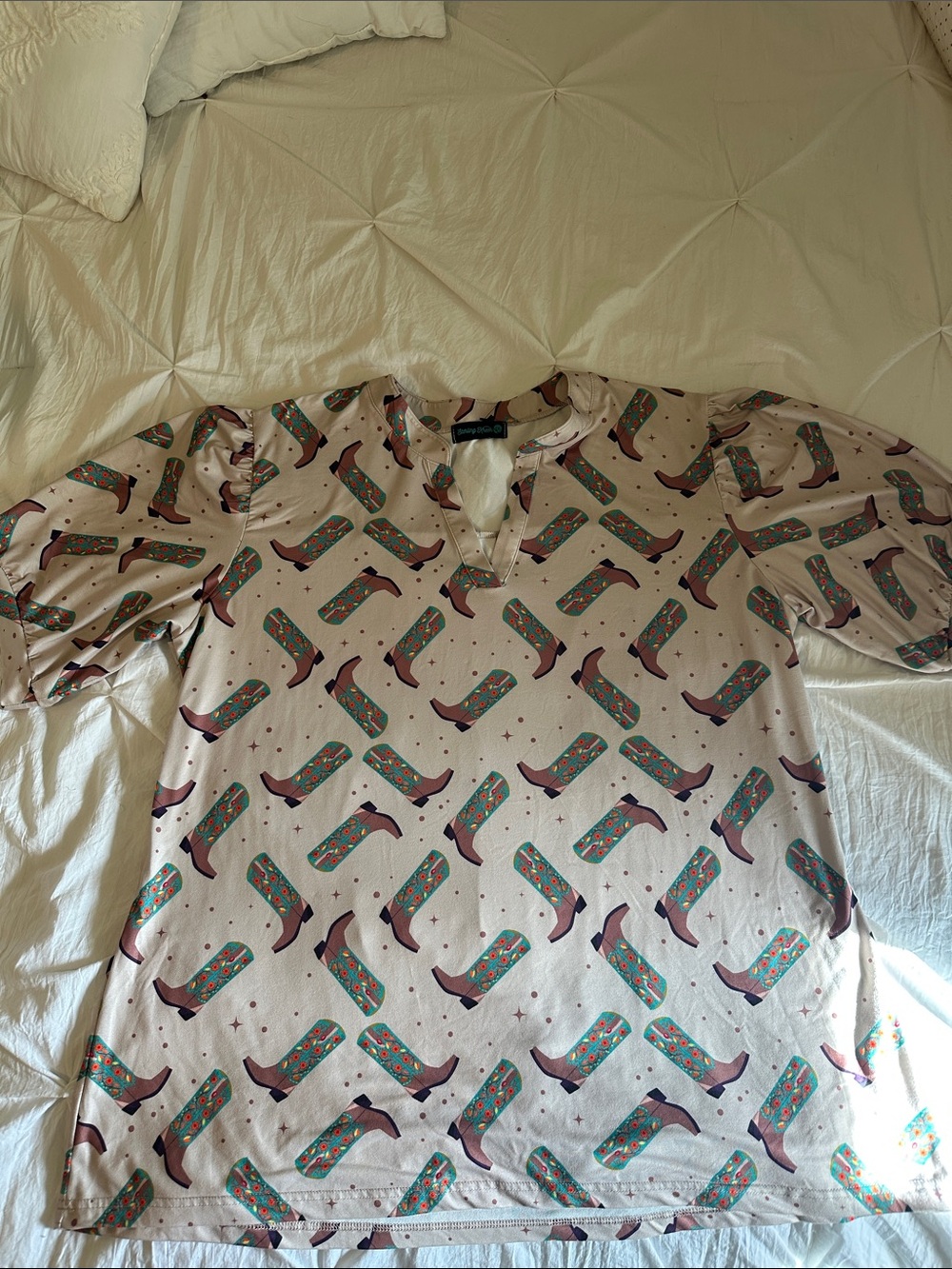 Sterling Kreek Cowboy Boot Print Cream Top